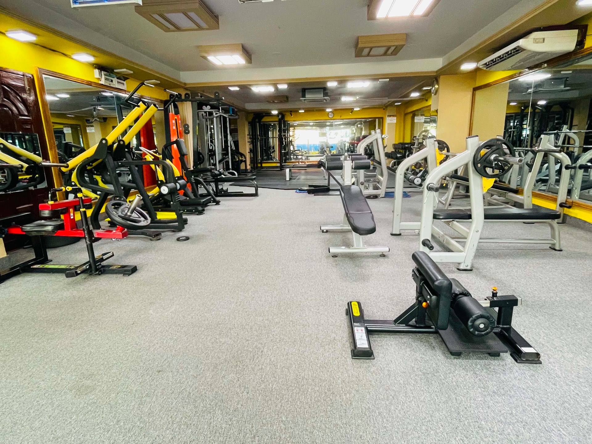 Golden Gym premium training floor in Uttara