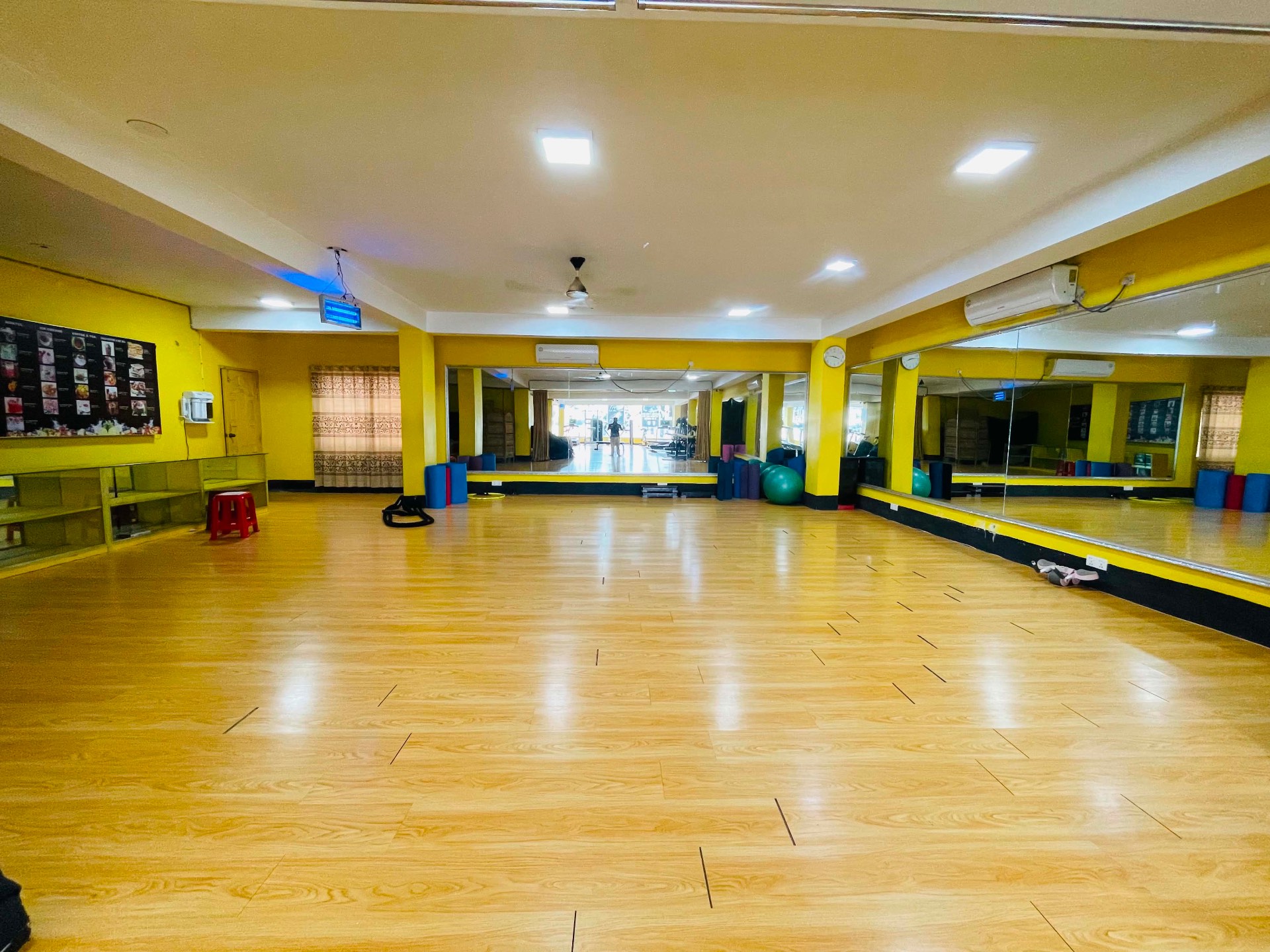 Golden Gym Uttara — Group Studio