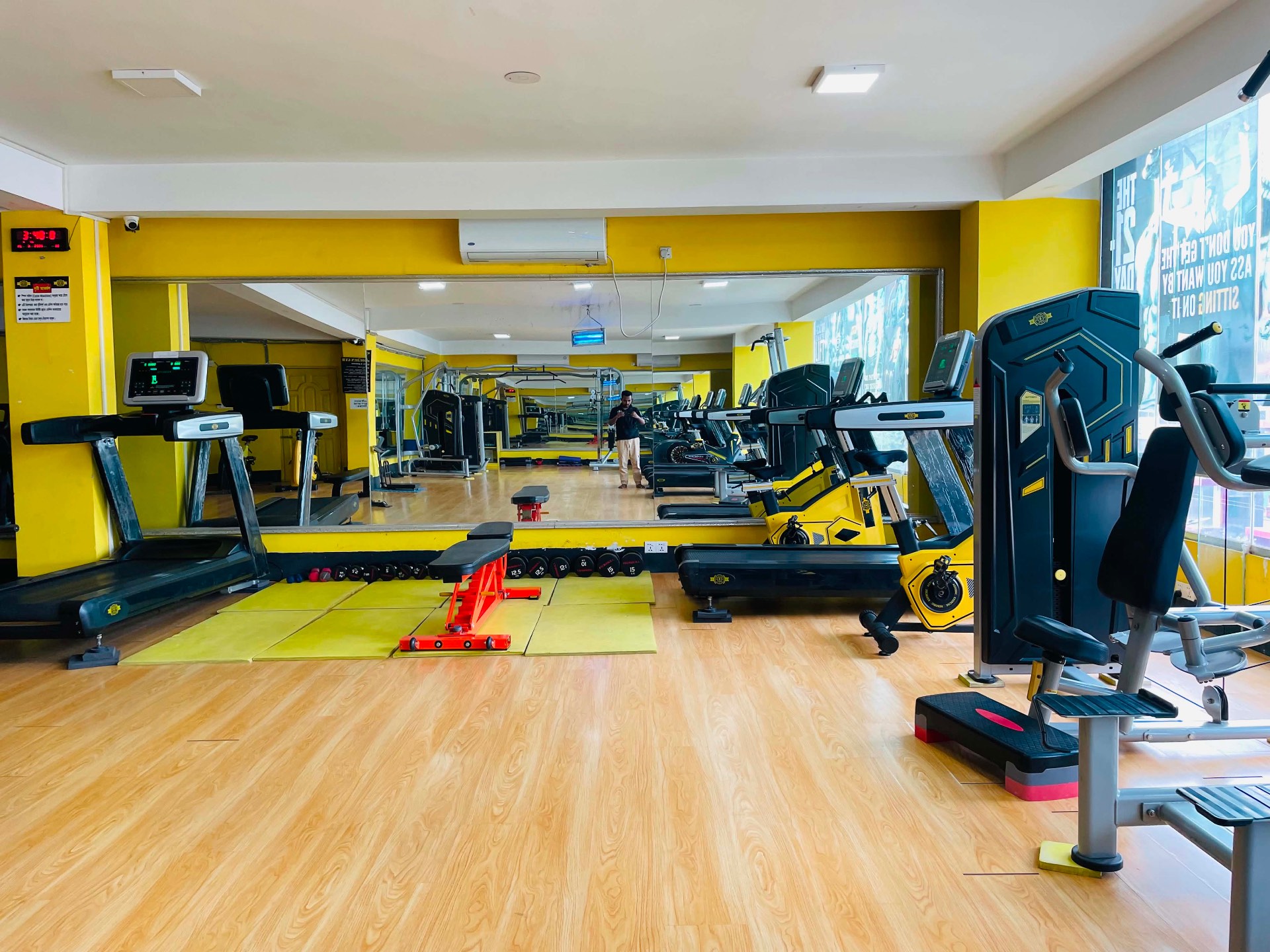 Golden Gym Uttara — Cardio Floor